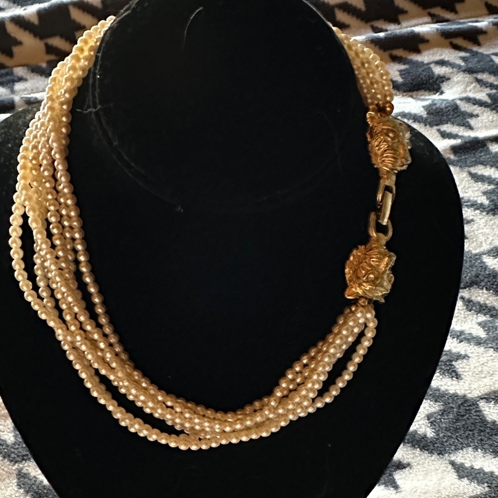 Elegant Gold Pearl Necklace with Gold leopard/lion clasp*